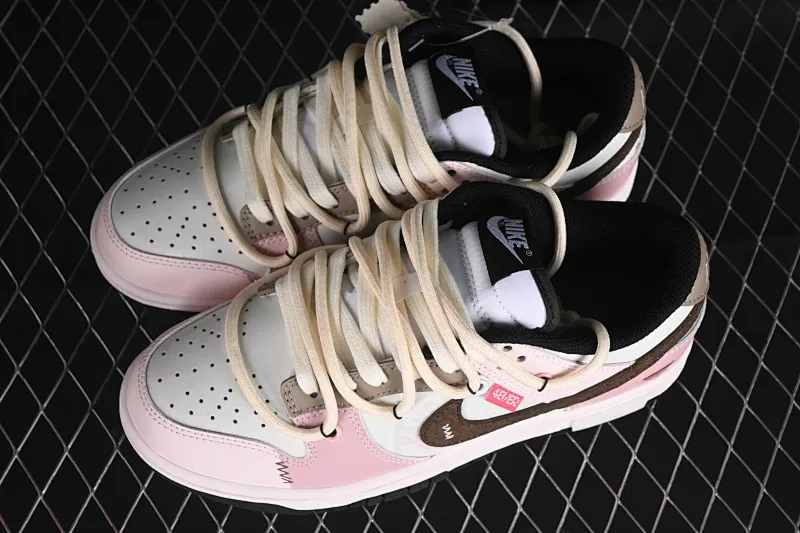 All categories Nk SB Dunk series Nk SB Dunk Low low-top sneakers Nk Dunk Low Panda Prank Special project heart-warming email Heart Rose Special gift box Low-top casual sneakers CW1590-100